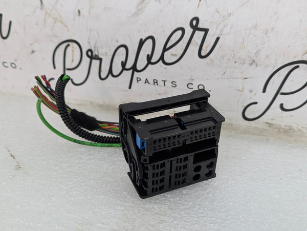 BMW E92 E93 E90 E91 3 Series Headunit/Radio/CD Player Connector Plug Pigtail 9192478