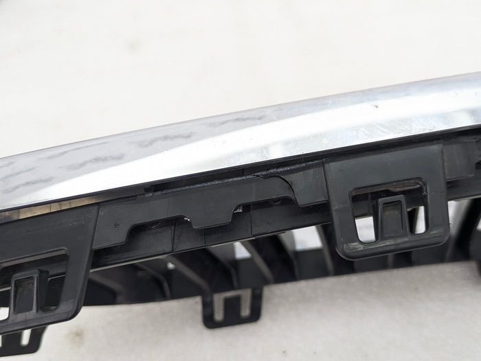 BMW F22 F23 2 Series Pre-LCI Chrome Kidney Grille Set 7295521/7295522 *DAMAGED*