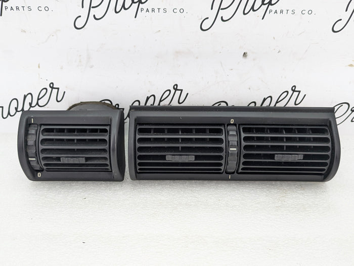 BMW Z3 M 3.0 2.8 2.5 2.3 Roadster Dash Center Vent & Right Vent 8397716/8397713