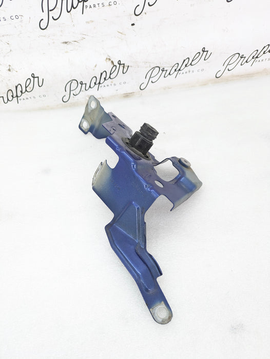 BMW G20 330ix M340ix 330ex Front Right/Passenger Side Fender Support Bracket Mount Portimao Blue Metallic (C31) 7419402