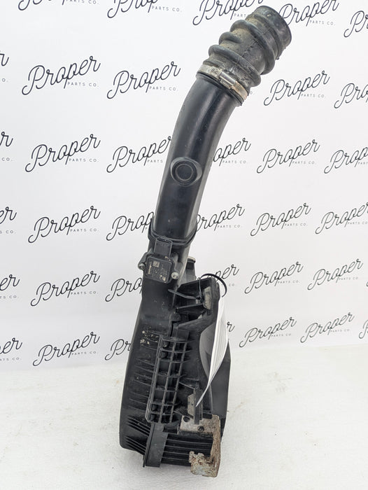 BMW E82 E88 E90 E92 E93 135i 335xi 335i N55 Engine Intake Air Box Filter Housing 7599284