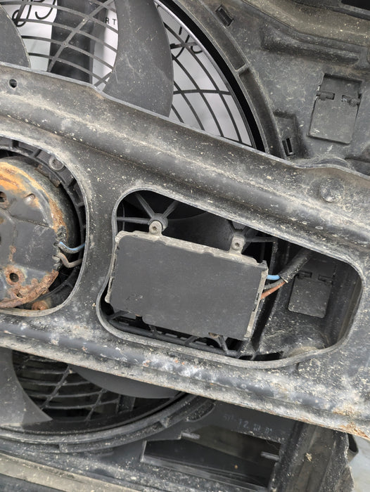 E46 330Ci 328Ci 323Ci 325Ci Front Radiator Support Shroud Panel & Air Conditioning A/C Pusher Fan 51717111691  *Damage*