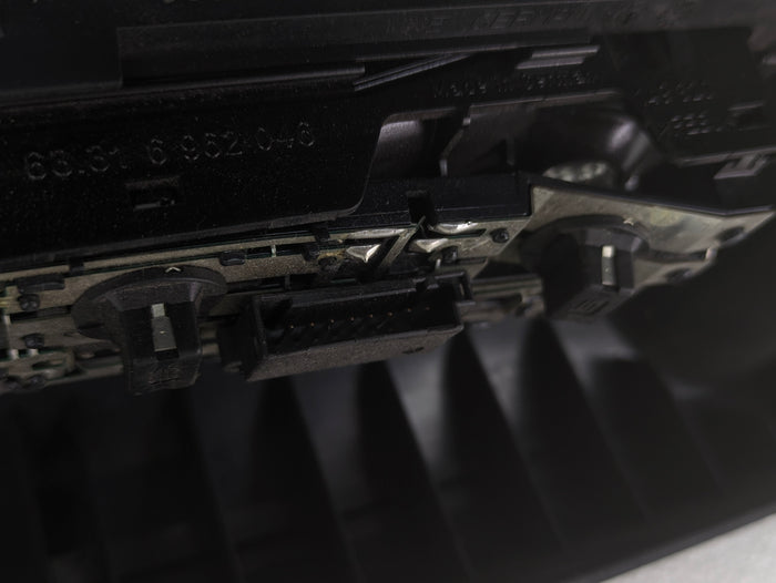 BMW E85 Z4 Roadster Upper Interior Windshield Trim & Dome Light 7016664