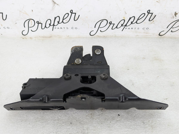 BMW E61 530xi 525xi 545i 550i Wagon Rear Tailgate Lift Lock Latch Actuator 7071594