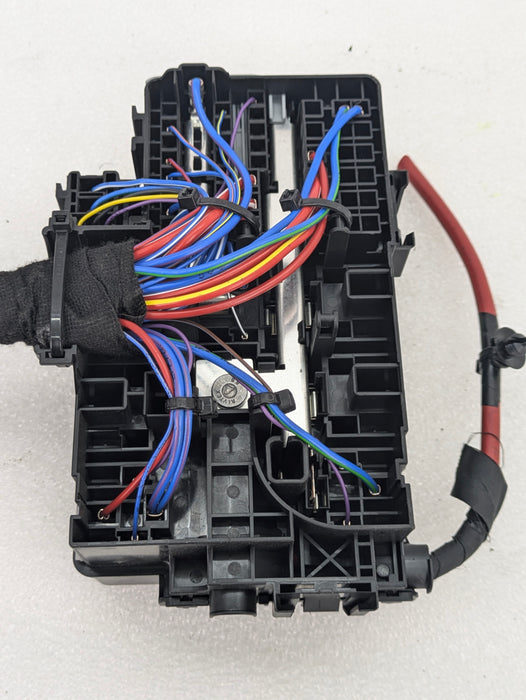 2021 Volvo V60 T6 R-Design Trunk Fuse Box Relay Junction Box 31384034