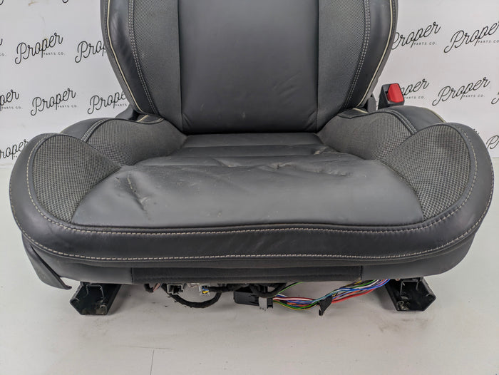 2021 Volvo V60 T6 R-Design Front Right/Passenger Side Black Leather Heated Seat *DAMAGED*