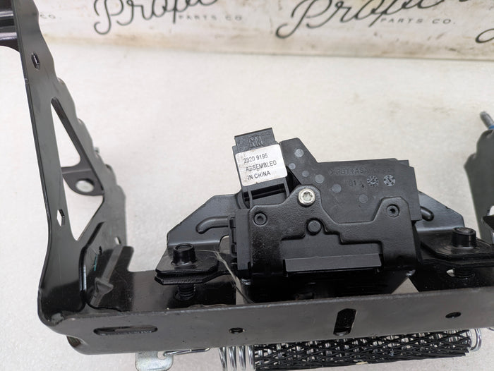 Chevrolet C7 Corvette Stingray Z51 Rear Hatch/Trunk Latch Release Assembly 23209195