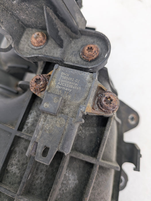 BMW E9X F3X F8X F10 E82 E88 F22 F23 F87 N55 Air Intake Manifold 7576911 *DAMAGED*