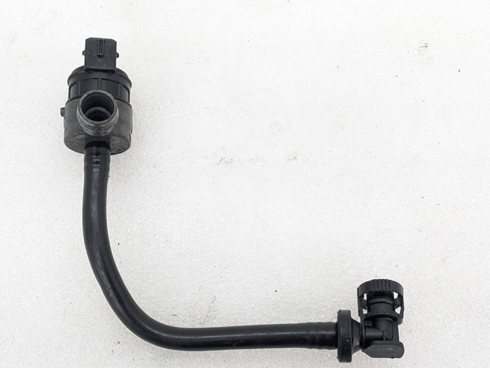 BMW E90 3 Series Fuel Tank Ventilation Hose & Valve 7618650