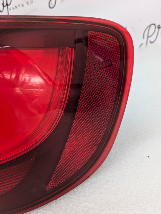 BMW F22 F23 228xi 230xi M235xi M240xi F87 M2 Pre-LCI Right/Passenger Side Tail Light Assembly 7295428