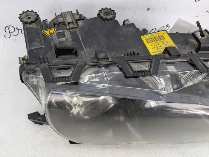 BMW E46 330i 325i Sedan Wagon LCI Front Right Bi-Xenon Headlight 6910978 *For Parts*
