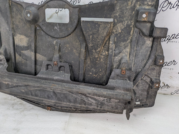 *Damaged* BMW E90 E91 E92 325XI Engine Underbody Splash Shield W/ Radiator Seal Shroud 7117369/7145287