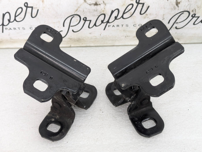 Chevrolet C7 Corvette Stingray Z51 Left/Driver Side Door Upper & Lower Hinge Set Pair