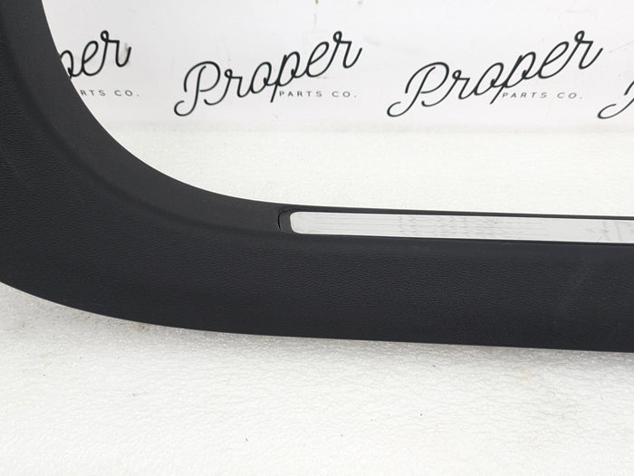 2021 Volvo V60 T6 R-Design Front Right Door Sill Trim 31468387