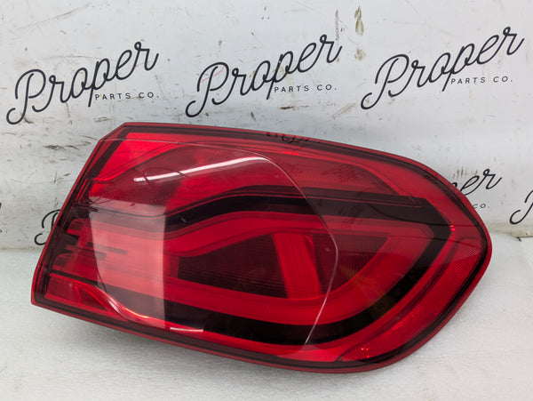 BMW F36 F32 F33 F82 F83 440xi 430xi M4 LCI LED Rear Right/Passenger Side Outer Tail Light 8496526