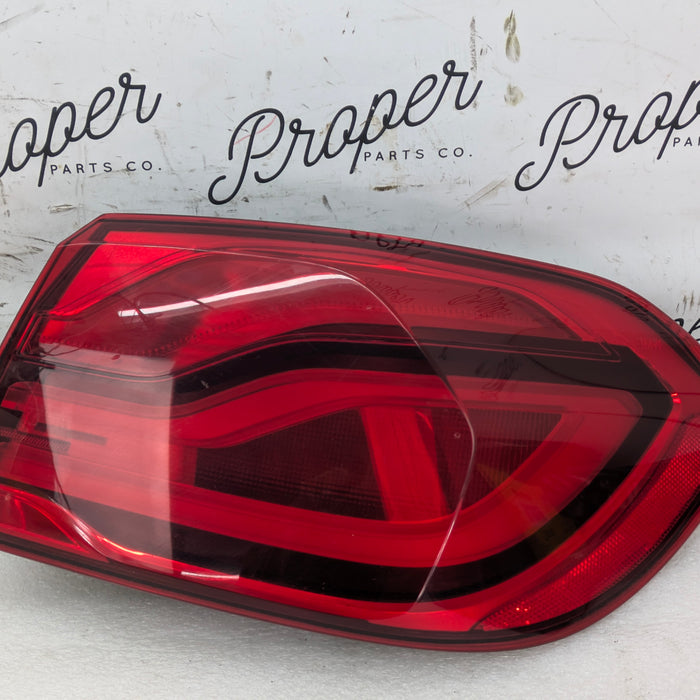 BMW F36 F32 F33 F82 F83 440xi 430xi M4 LCI LED Rear Right/Passenger Side Outer Tail Light 8496526