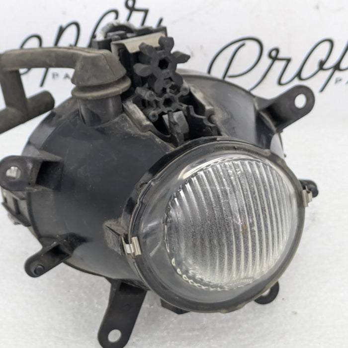 BMW E46 330i 328i 325i 323i Sedan/Wagon Front Left Bumper Fog Light 6911007