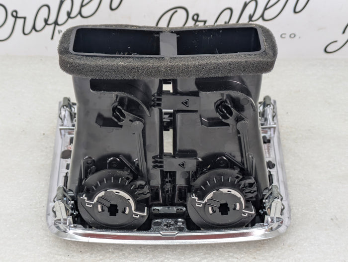 2021 Volvo V60 T6 R-Design Rear Center Console HVAC Heater A/C Air Vent 31469682/31497490
