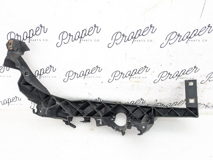 BMW E90 E91 325xi 335xi 330xi 328xi 323i Pre-LCI Left/Driver Side Headlight Mounting Bracket 7116707