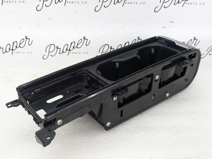 2021 Volvo V60 T6 R-Design Center Console Cup Holder W/Silver Roller Cover 32260733/32289726