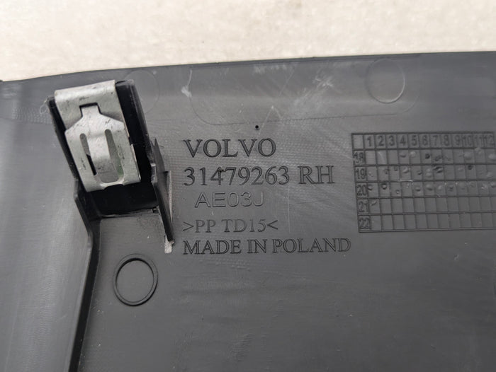 2021 Volvo V60 T6 R-Design Right/Passenger Side Seat Belt Cap 31479263