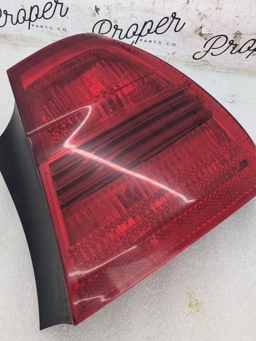 BMW E90 M3 335i 330i 328i 325i 323i Pre-LCI Right/Passenger Side Rear Outer Tail Light 7161956