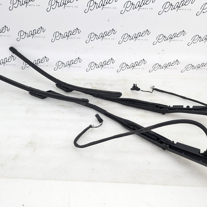 2021 Volvo V60 T6 R-Design Front Left/Right Windshield Wiper Arm Set W000096128/W000092558
