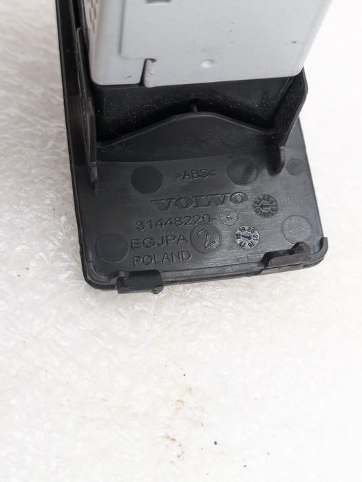 Volvo V60 T6 R-Design USB Plug Audio Auxiliary Input Jack W/Trim 31407038/31448220 *NOTE*