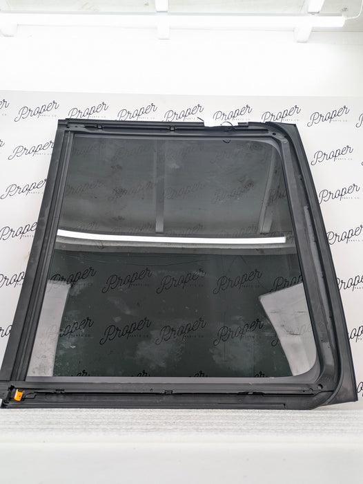 2021 Volvo V60 T6 R-Design Rear Panoramic Sunroof Glass Panel 31395508