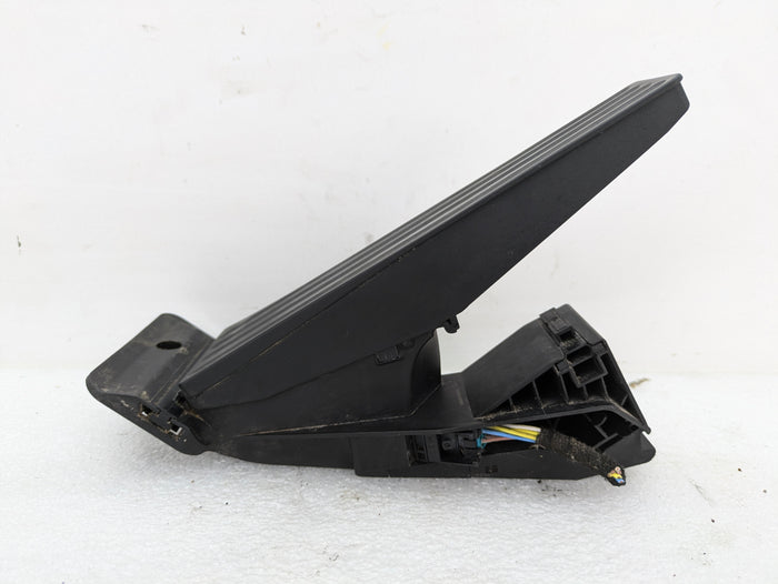 BMW E90 E91 E92 E93 335xi Manual Transmission Accelerator Throttle Gas Pedal 6852643