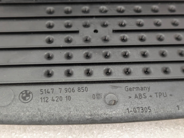 BMW E93 E90 E91 E92 3 Series M Sport  Dead Pedal Foot Rest 7906850 *DAMAGED*