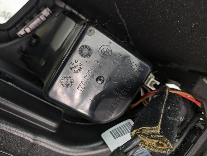 BMW E90 E91 E92 E93 M3 335i Center Console & Arm Rest 7596992 *DAMAGED*