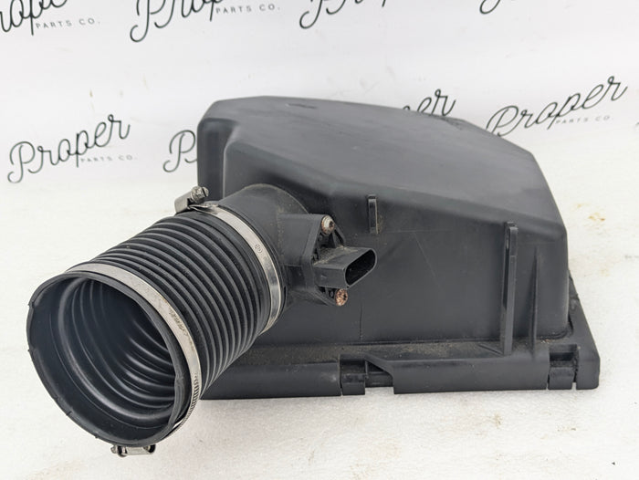 BMW E60 E61 M5/E63 E64 M6 Left/Driver Side Intake Air Box Filter Housing Top & MAF 13717853884/7834213 *DAMAGED*
