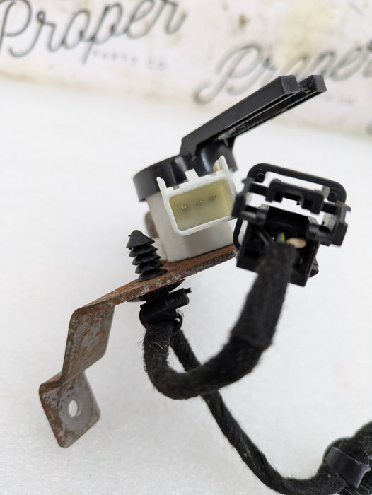 Chevrolet C7 Corvette Stingray Z51 Brake Pedal Position Sensor W/Bracket 25888497