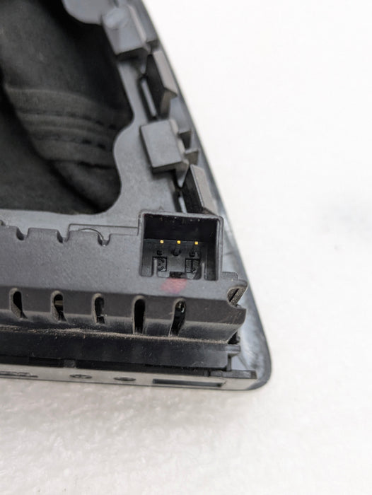 Chevrolet C7 Corvette Stingray Automatic Transmission Shift Boot W/Light Module 22789411/22789411 *DAMAGED*
