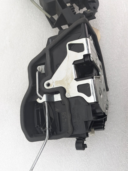 BMW E70 X5 M/E71 X6 M Right/Passenger Side Door Lock Actuator & Handle Carrier 7229458