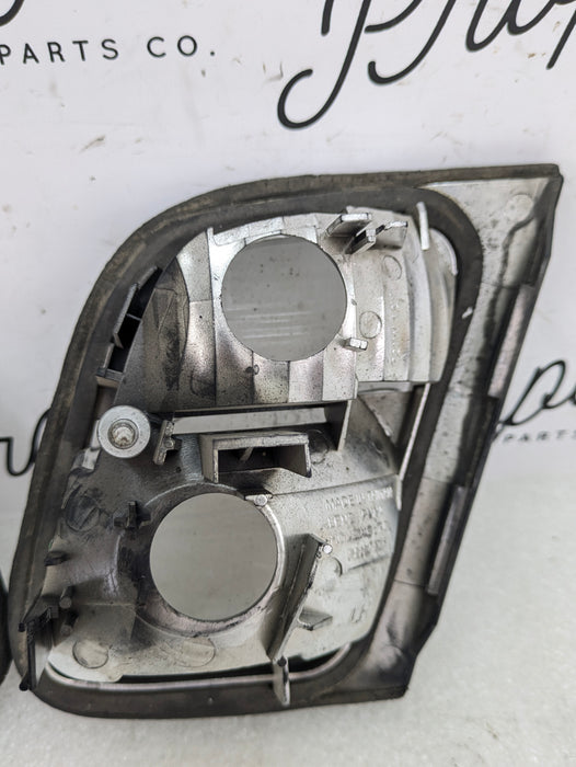 BMW E46 330i 328i 325i 323i Sedan Rear Inner Trunk Tail Light Set Clear JDM Style Sk1620-103994/Sk1621-103994