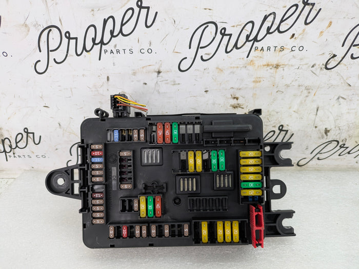 BMW F30 F31 F32 F33 F34 F36 340xi 330xi 335xi 328xi Rear Power Distribution Module/Fuse Box 9389070
