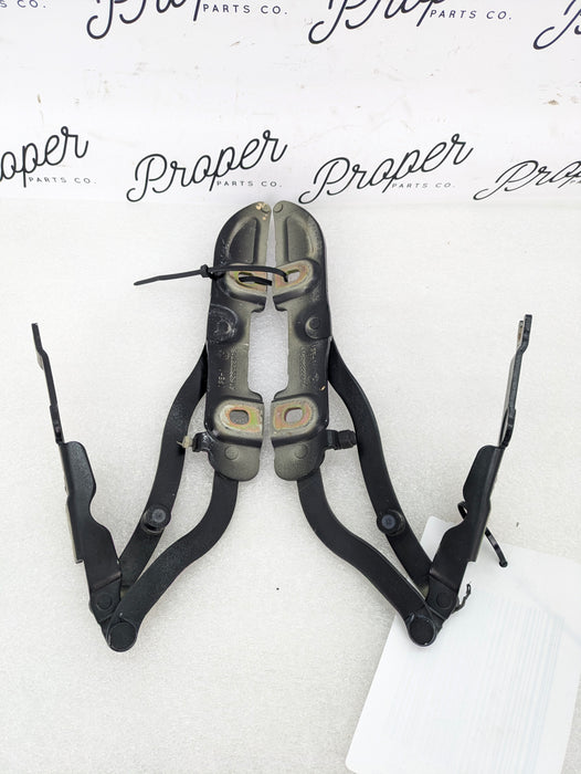 BMW E46 M3 330ci 325ci 323ci Convertible Rear Trunk Lid Hinge Support 8222715/8222716 * DAMAGED*