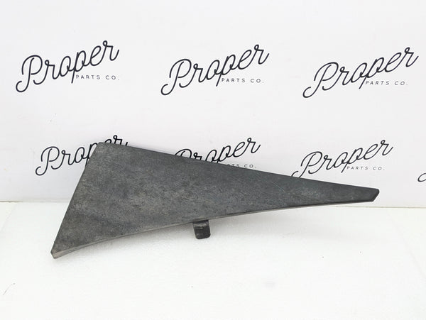 Chevrolet C7 Corvette Stingray Front Right/Passenger Side Splash Shield Wheel Arch Molding Trim 23109512