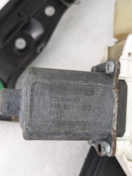 BMW E90 E91 M3 335i 330i 328i 325i 323i Right/Passenger Side Front Window Regulator W/Motor 7140588/6927028