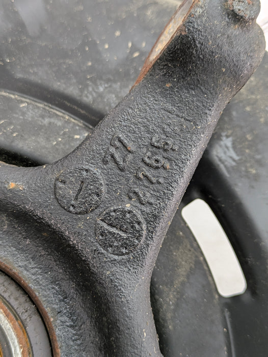 BMW E82 E88 E90 E91 E92 E93 135i 335xi 328x Right Rear Spindle Hub Knuckle 6774808