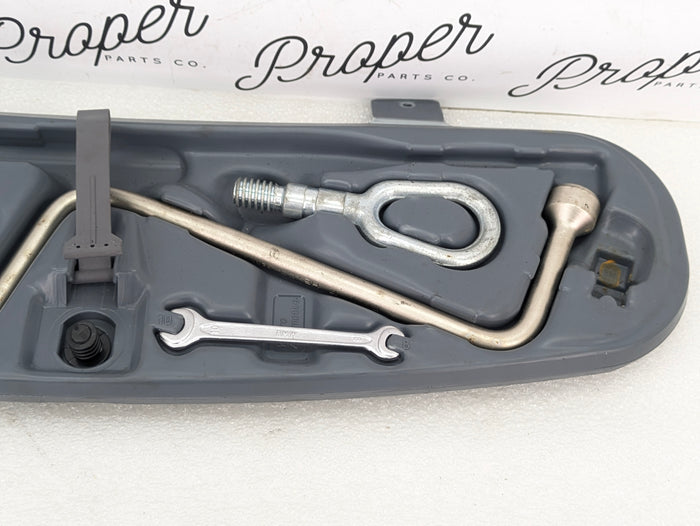 BMW E46 M3 330ci 328ci 325ci 323ci 320i Coupe/Sedan Trunk Emergency Tool Kit 1094910