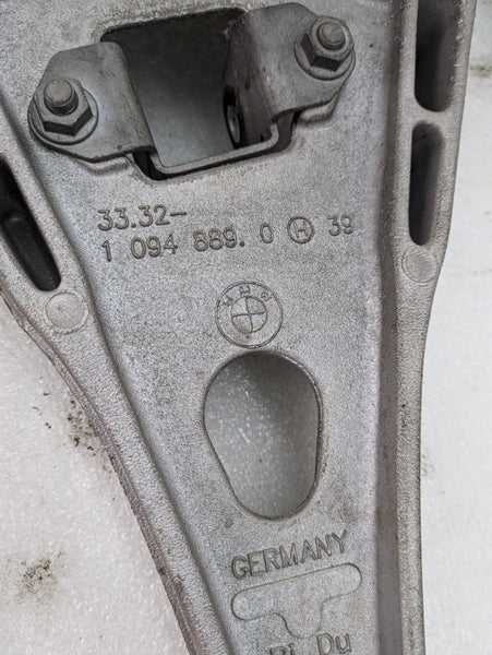 BMW E85 Z4/E46 3 Series Left/Right Side Rear Upper Control Arm Spring Perch 1094889/1094890