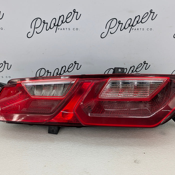 Chevrolet C7 Corvette Stingray Rear Right/Passenger Side Tail Light 23170470