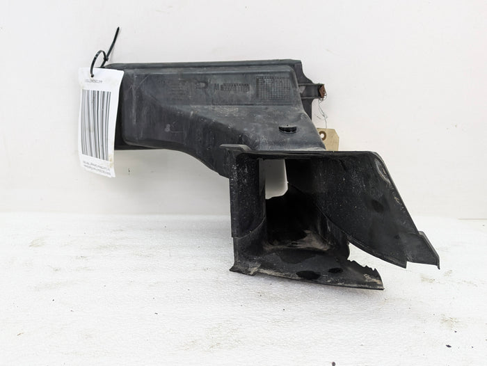 BMW E90 E91 335xi M Sport Front Right Brake Oil Cooler Air Duct 7891384 *Damage*