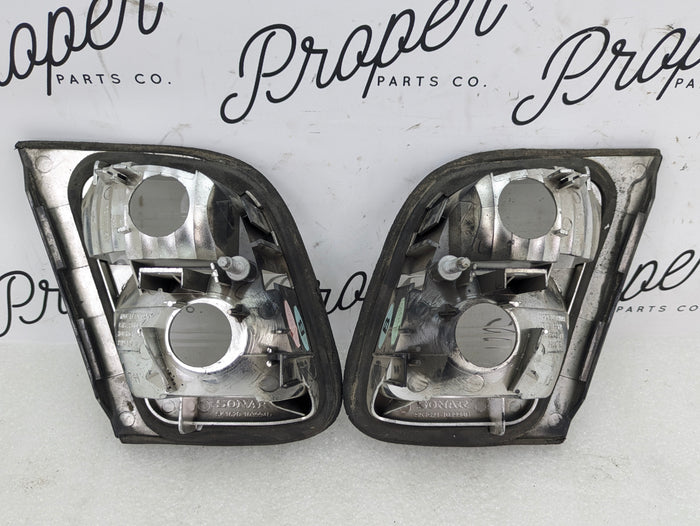 BMW E46 330i 328i 325i 323i Sedan Rear Inner Trunk Tail Light Set Clear JDM Style Sk1620-103994/Sk1621-103994