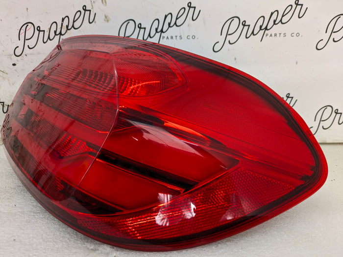 BMW F36 F32 F33 435xi 428xi 440xi 430xi Pre-LCI Right/Passenger Side Outer Tail Light 7296100 *NOTE*