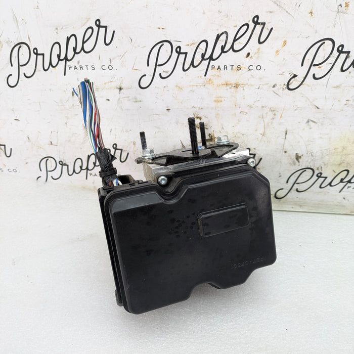 Toyota GZEA14 GR Corolla ABS Anti-Lock Brake Hydraulic Pump Control Module 44540-12C40