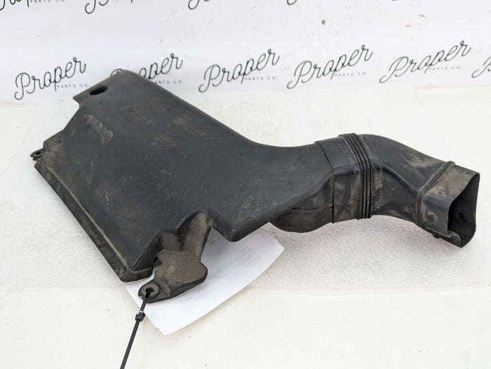 BMW E46 330Ci 328Ci 325Ci 323CI M54 Engine Upper Air Snorkel Intake Duct Scoop Guide 7501988